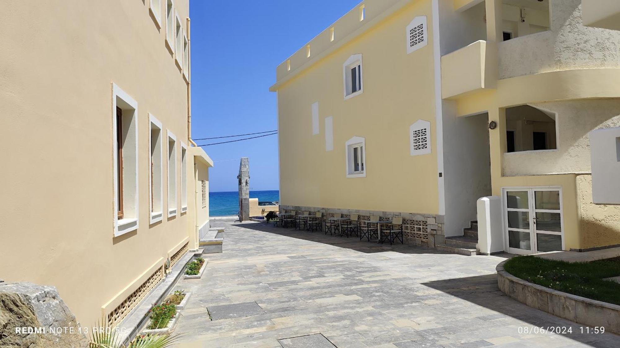Niros Beachfront Aparthotel Kokkini Hani Exterior photo