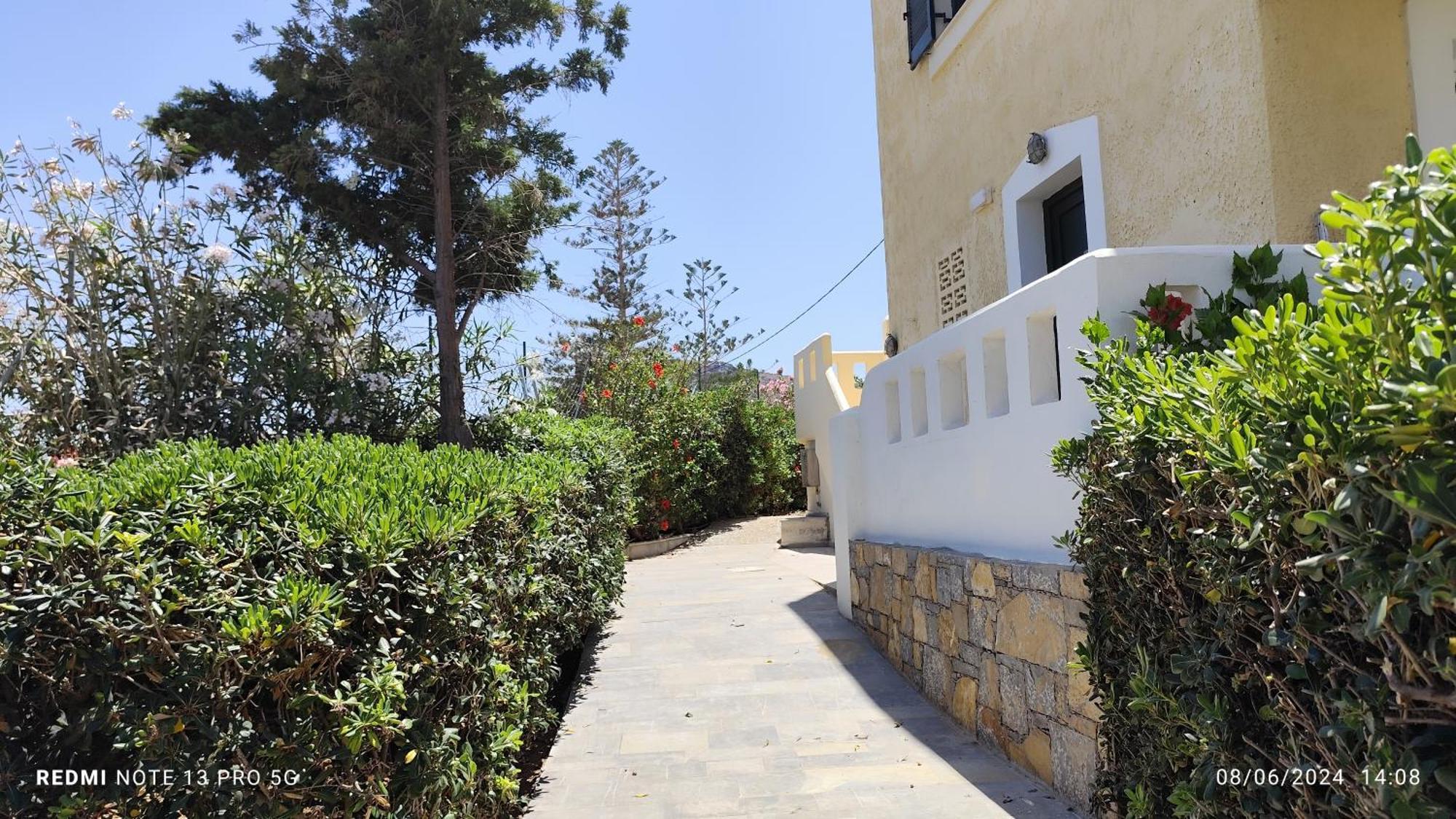Niros Beachfront Aparthotel Kokkini Hani Exterior photo