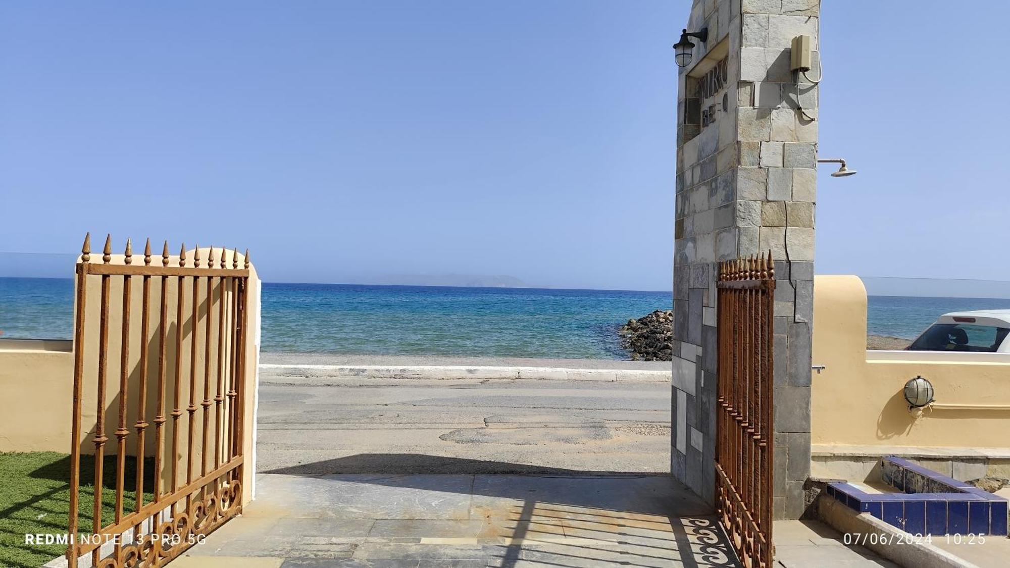 Niros Beachfront Aparthotel Kokkini Hani Exterior photo