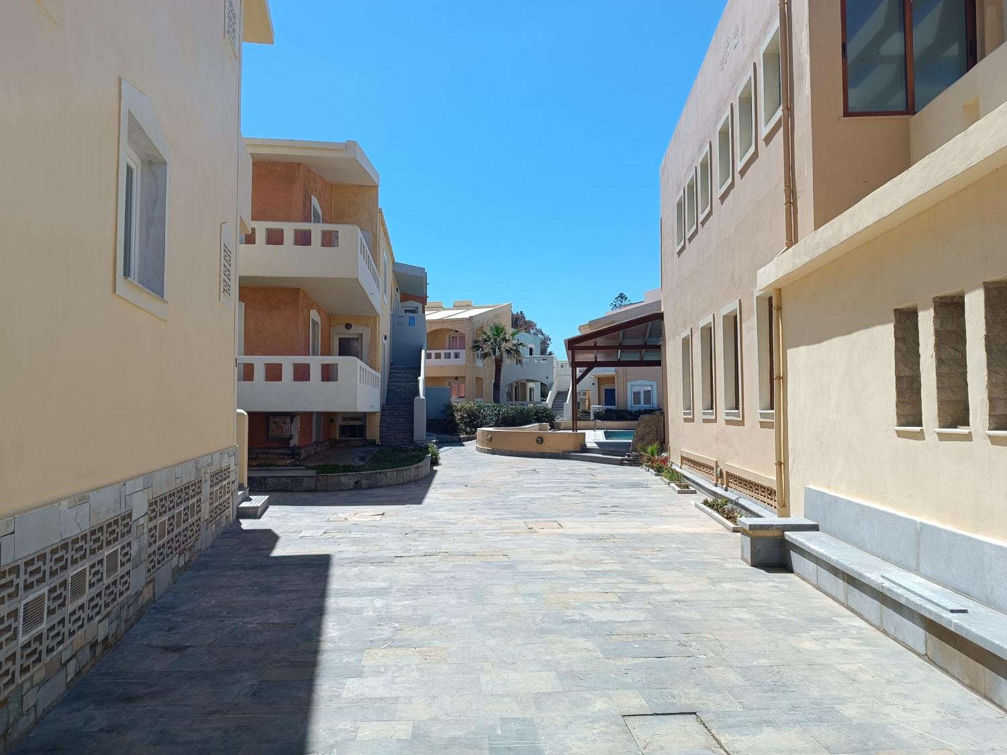 Niros Beachfront Aparthotel Kokkini Hani Exterior photo