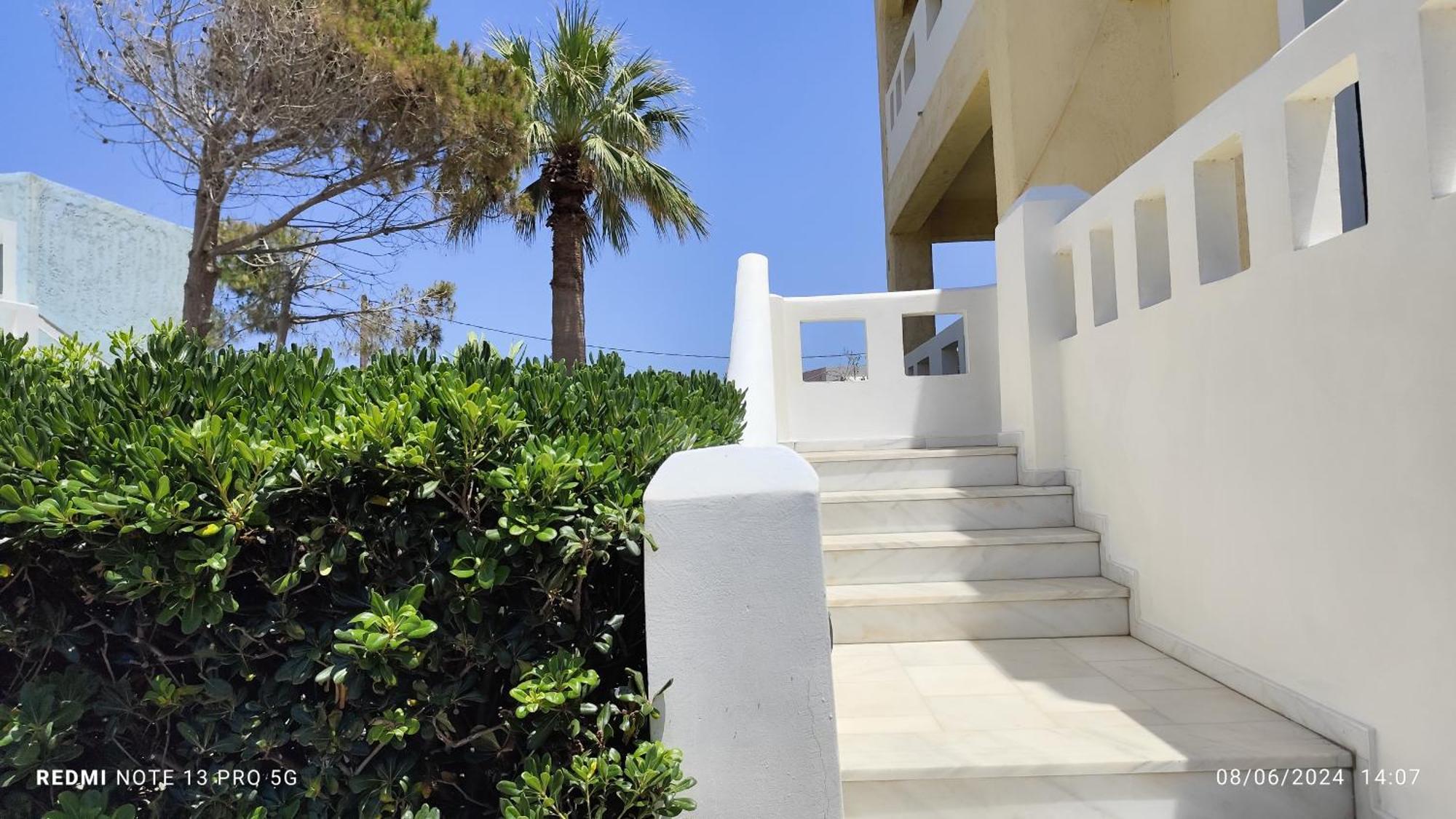 Niros Beachfront Aparthotel Kokkini Hani Exterior photo