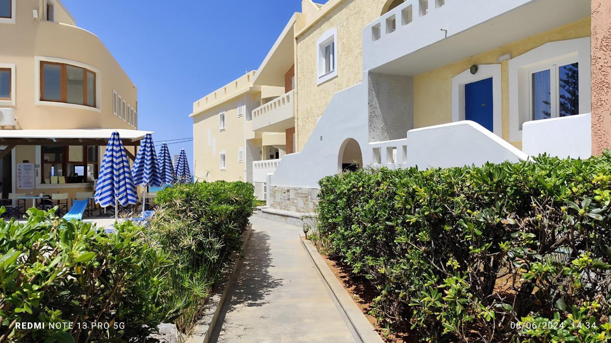 Niros Beachfront Aparthotel Kokkini Hani Exterior photo