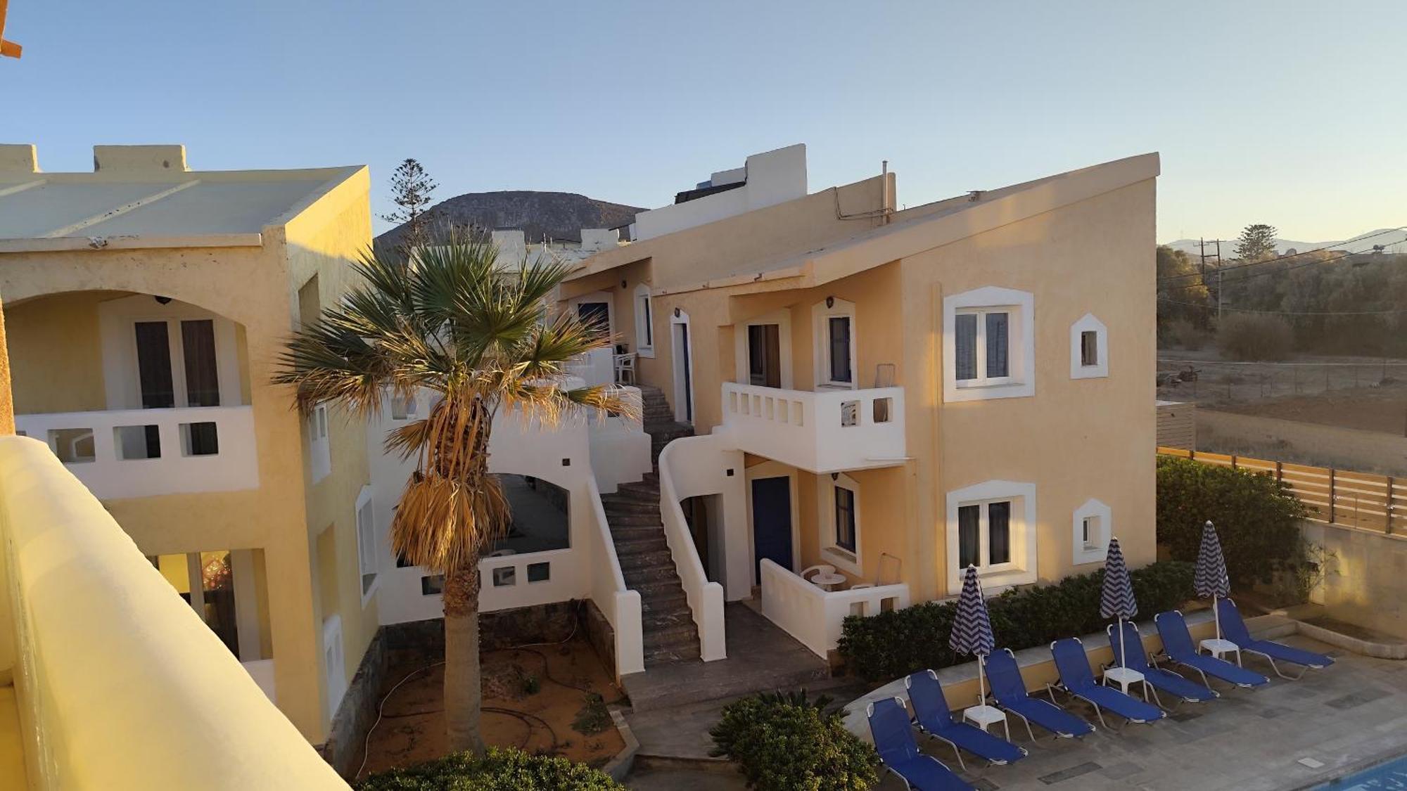 Niros Beachfront Aparthotel Kokkini Hani Exterior photo