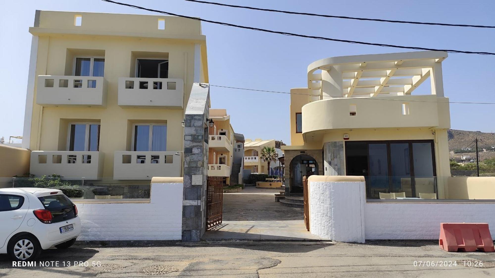 Niros Beachfront Aparthotel Kokkini Hani Exterior photo