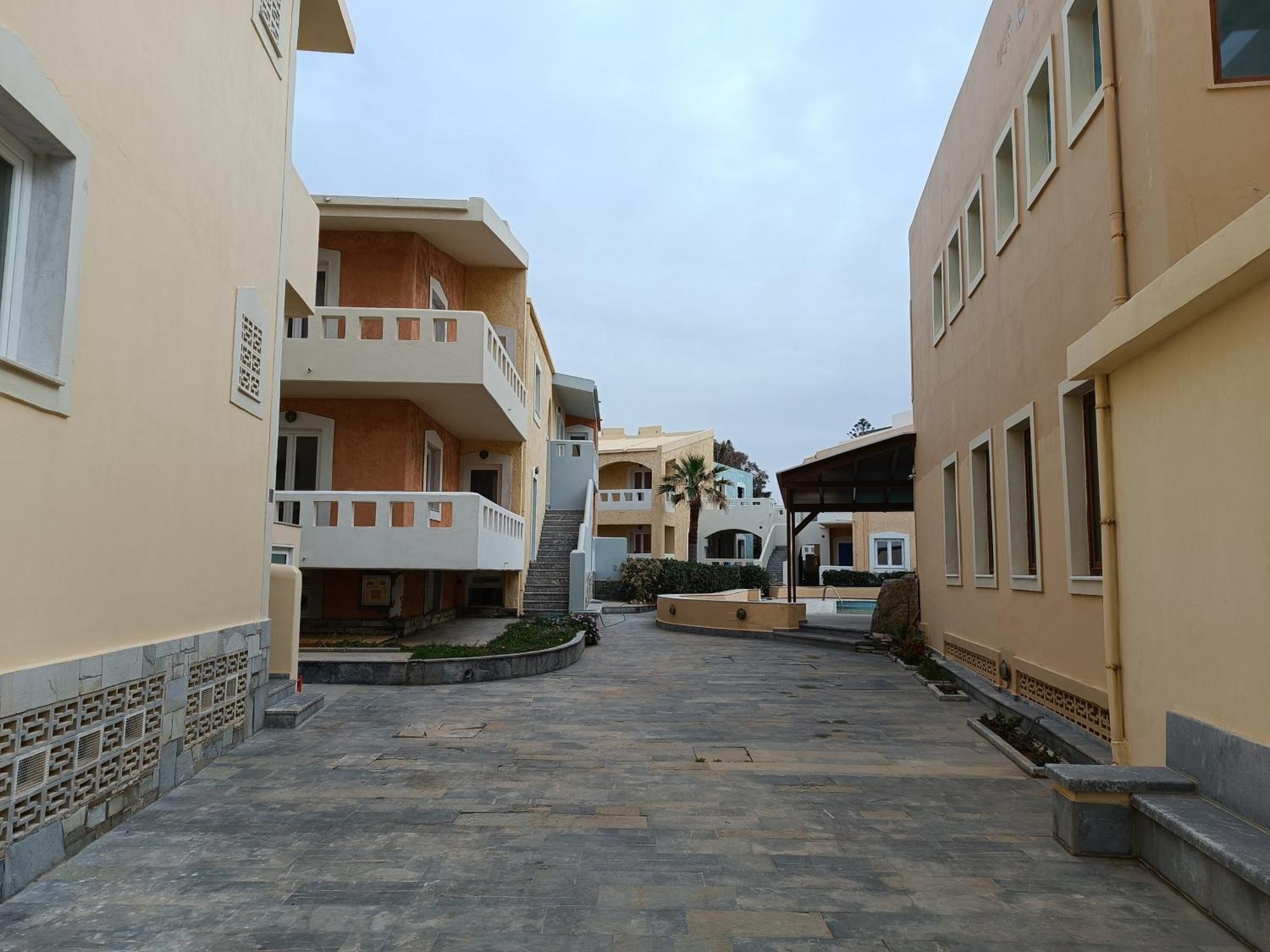 Niros Beachfront Aparthotel Kokkini Hani Exterior photo