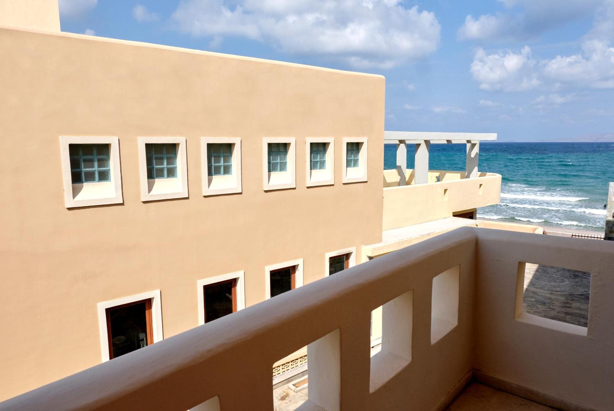 Niros Beachfront Aparthotel Kokkini Hani Exterior photo